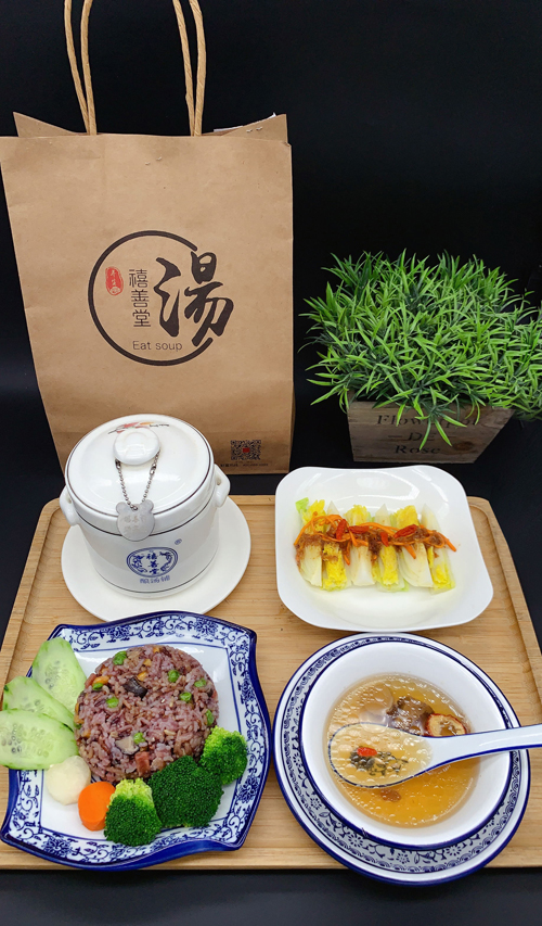 从“饭店因未配备公筷公勺被罚”看餐饮业未来发展方向